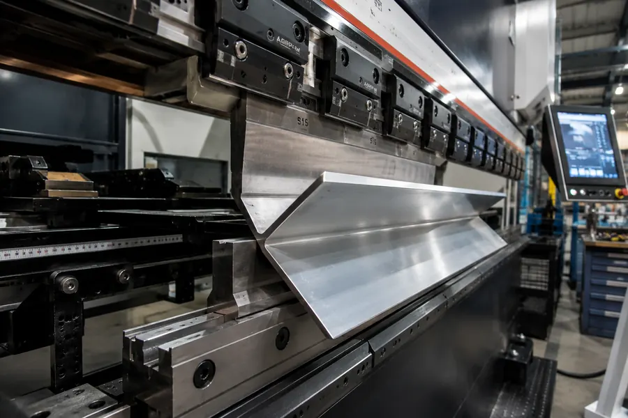 Aluminium panel formed on a CNC press brake